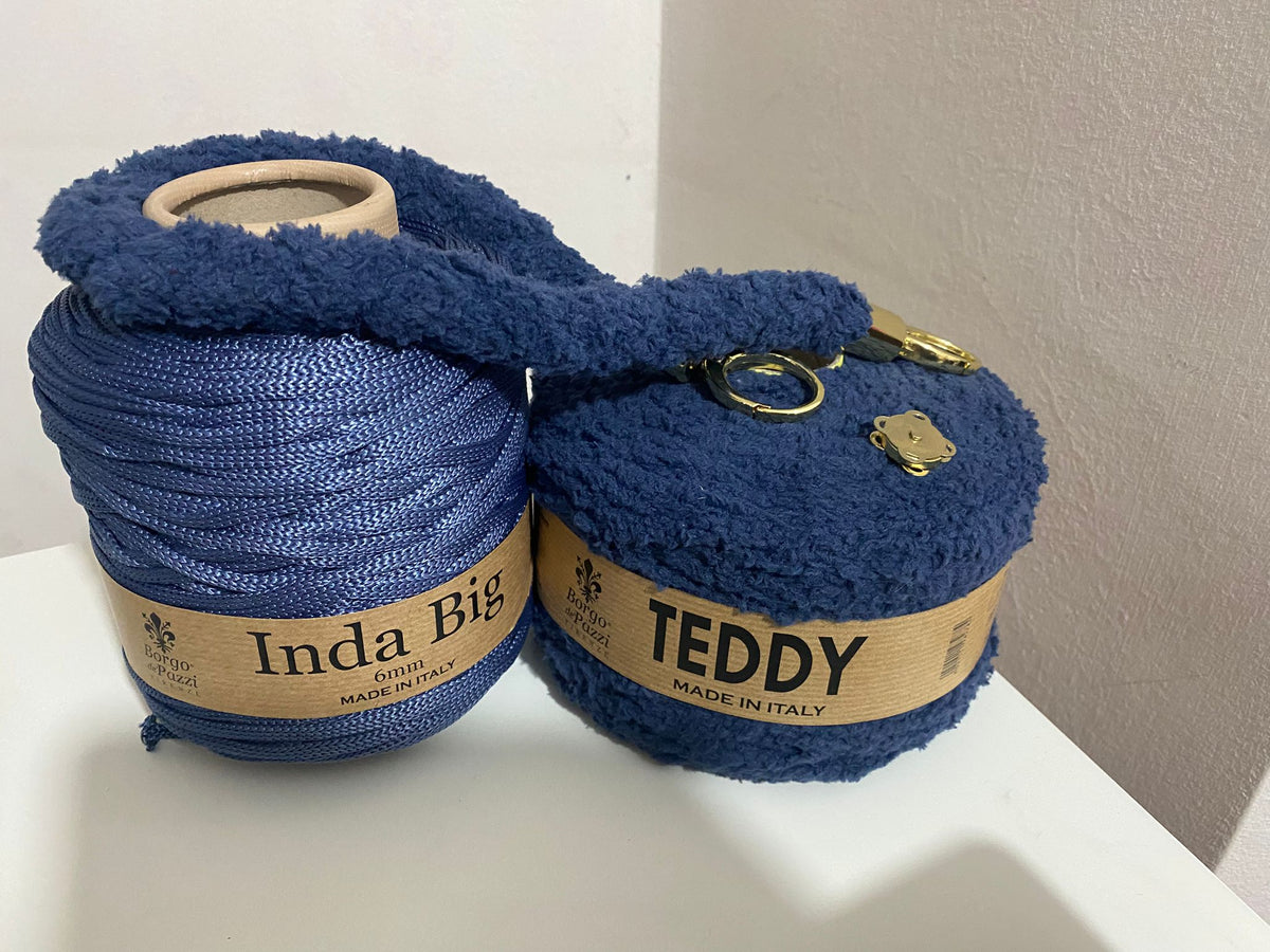 Kit borsa Teddy con striscie pellicciose di Tiziana Volpe